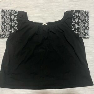 H&M off the shoulder shirt size S.